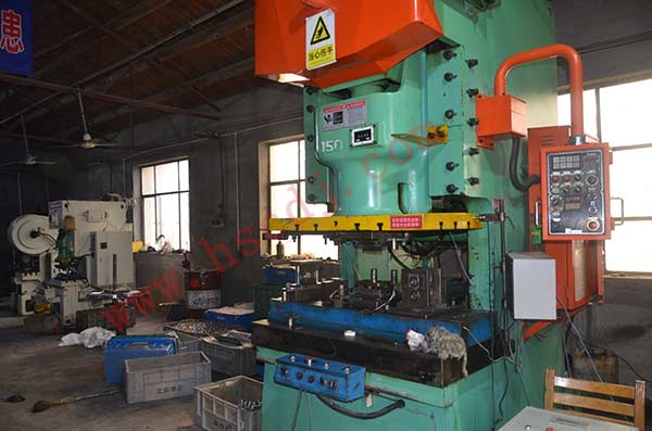 德式喉箍生產(chǎn)設(shè)備